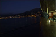Probouzející se město Bastia již na francouzském ostrově Corsica při přistávajícím manévru do přístavu. (foto: D.Benych)